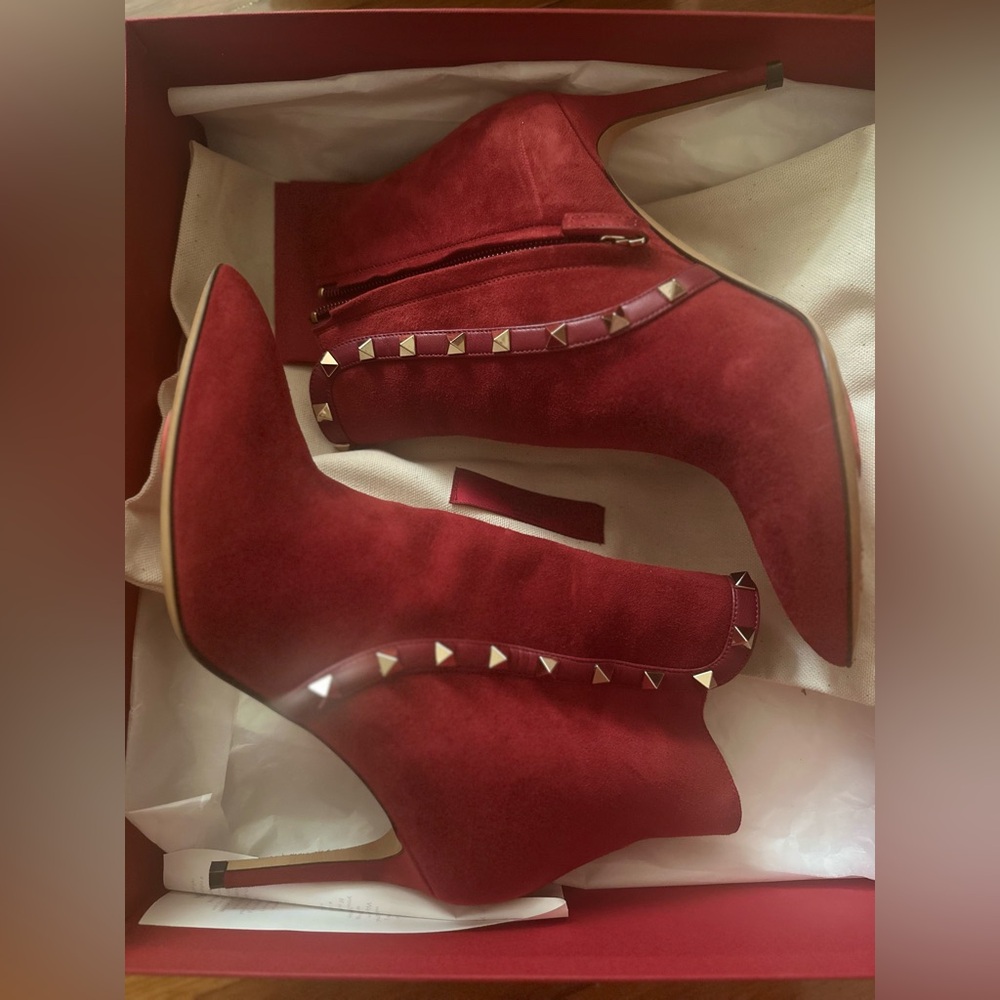 Authentic Valentino Garavani bootie